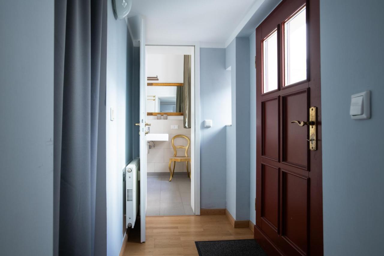 Alt-Berliner Eckkneipe - "Feuchte Ecke" Apartment Exterior photo